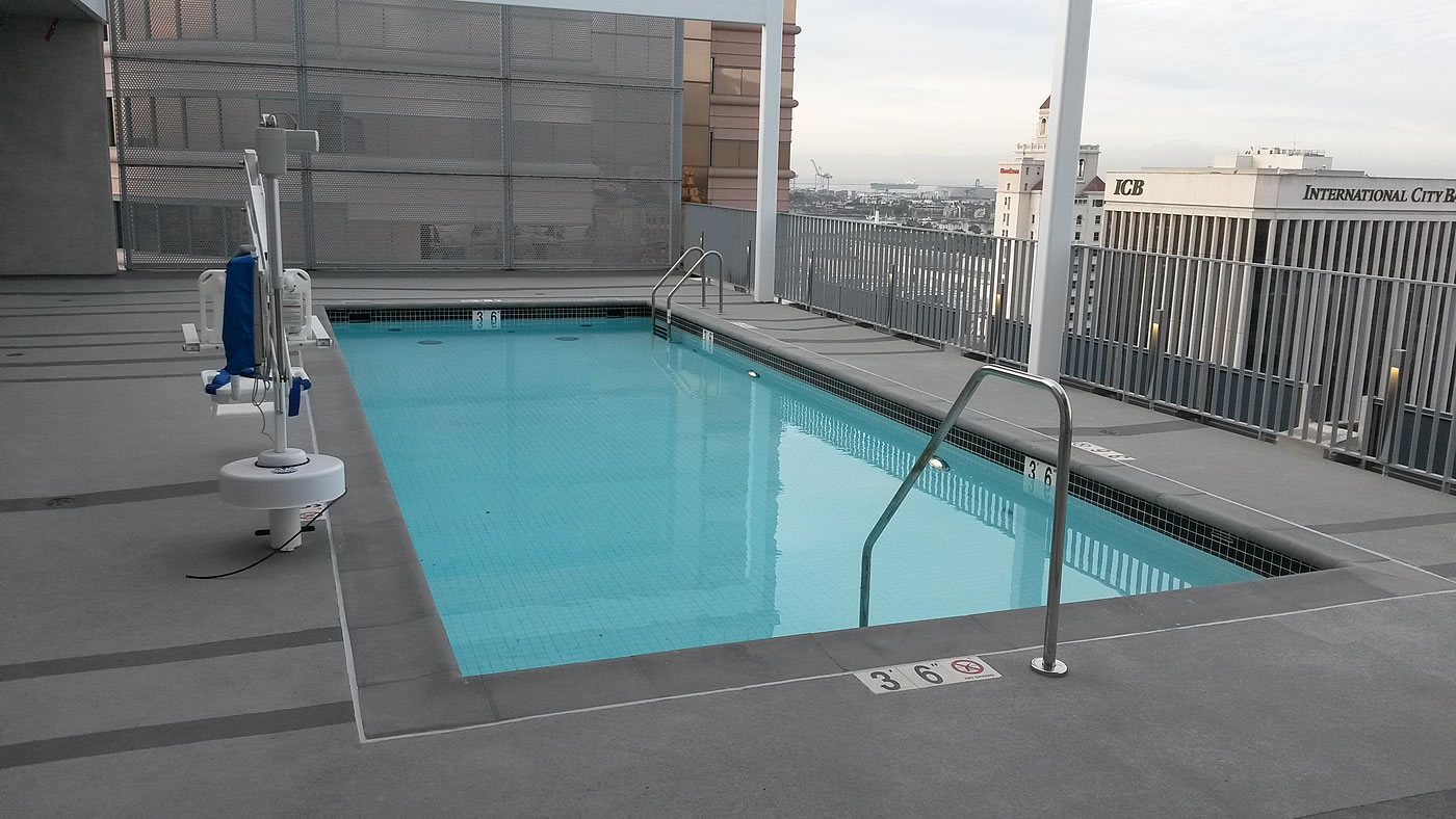 Edison Lofts Rooftop Pool Los Angeles / Long Beach